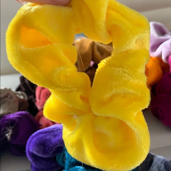 SET OF 5 SCRUNCHIES- choose your colors - Picture 6 of 6